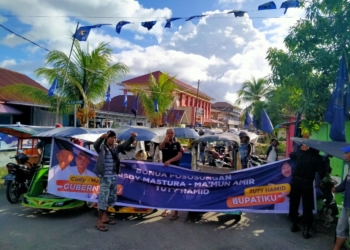 Pendukung memadati Bonua Pososungan.