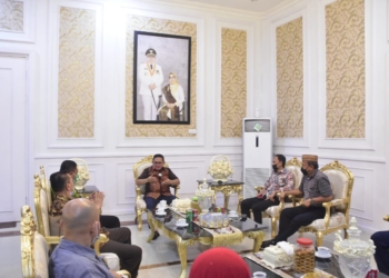 Walikota Gorontalo Marten Taha menerima panitia Silatnas III di Rudis Walikota Gorontalo.(f.hms)