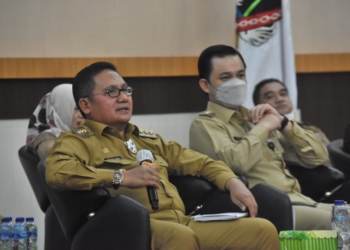 Walikota Gorontalo Marten Taha bersama Wawalo Ryan Kono.(f.hms)