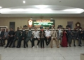 Anggota DPRD Gorontalo Utara photo bersama usai Rapat Paripurna dengan agenda pembentukan Panitia Hak Angket.(f.istimewa)