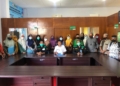 Sahmin Madina bersama sejumlah mahasiswa dan dosen IAIN Sultan Amai Gorontalo