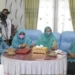 Ketua TP PKK Kabupaten Boalemo, Lisna Mohi bersama pengurus mengikuti rapat virtual bersama PKK Pusat terkait sosialisasi Cepak.(f.hms)
