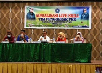 Sosialisasi live Skill TP-PKK yang dibuka langsung oleh Bupati Gorut, Indra Yasin. (istimewa)