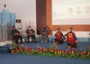 Wali Kota Gorontalo, Marten Taha saat hadir di Talk Show dan Pagelaran Seni yang digelar oleh RRI Gorontalo Kolaborasi dengan RRI Makassar