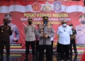 Kapolri, Jenderal Listyo Sigit Prabowo didampingi Kapolda Gorontalo, Irjen Pol Achmad Wiyagus dan Gubernur Gorontalo Rusli Habibie saat berada di Markas Mapolda Gorontalo. (f. istimewa)