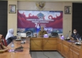 Plt Bupati Boalemo, Anas Jusuf didampingi Kadis Kesehatan Sutriani Lumula, para Asisten, dan Kabag Protokol, menyampaikan laporan penanganan pandemi Covid-19 kepada Gubernur Gorontalo via zoom meeting.