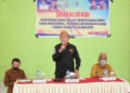 Plt Bupati Boalemo Anas Jusuf memberikan arahan dihadapan para pelaku usaha kecil dan menengah di Kecamatan Paguyaman.(f.dok pimpinan)