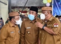 Gubernur Gorontalo, Rusli Habibie bersama Bupati Boalemo, Anas Jusuf dan Sekda Boalemo Sherman Moridu.