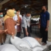 Bupati Boalemo, Anas Jusuf mendampingi Anggota Komisi VIII DPR RI, Idah Syahidah dalam kunjungan kerja ke Boalemo.(F.Dok.Pimpinan)