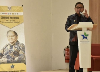 Wali Kota Gorontalo, Marten Taha saat berbicara di Kegiatan Seminar Nasional yang mengangkat Topik Kepahlawanan HB Jassin