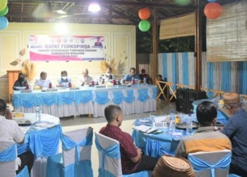 Rapat Forkopimda Kabupaten Boalemo dalam rangka membahas ketersediaan kebutuhan Sembako bagi masyarakat.(F.Dok.Pimpinan)