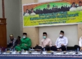 Wali Kota Gorontalo, Marten Taha (berpakaian hijau) di Malam Peringatan Isra Mi'raj