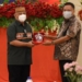 Gubernur Gorontalo, Rusli Habibie saat mengadakan silaturahmi bersama Gubernur Sulawesi Utara Oly, di gedung Bumi Beringin Manado, Selasa (412022). (F. Salman)
