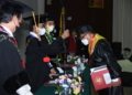 Wali Kota Gorontalo, Marten Taha telah resmi menyandang gelar doktor dibidang Ilmu Antropologi.
