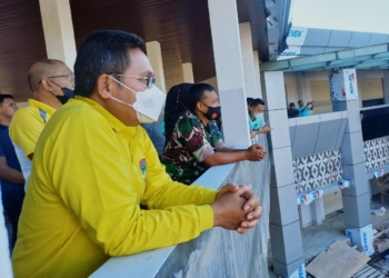 Wali Kota Gorontalo, Marten Taha saat meninjau progres revitalisasi kawasan Pasar Sentral