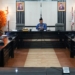 Plt Bupati Gorut, Thariq Modanggu saat memimpin rapat evaluasi terhadap 15 poin yang menjadi instruksi Bupati, salah satunya persiapan Festival Saronde tahun 2022. (Foto : hmskominfo_gorut)