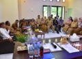 Bupati Saipul Mbuinga saat mengjnjungi kantor Dinas Dukcapil-(F.Istimewa)
