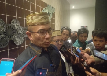 Ketua KPU RI, Hasyim Asy'ari didampingi Ketua KPU Provinsi Gorontalo, Muhammad Fadli Koem saat sesi wawancara. (dok. Anq/nn)