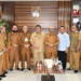 Pj Bupati Boalemo, Hendriwan bersama kepala BPBD Provinsi Gorontalo dan Kabupaten Boalemo usai mengadakan audience.(F.Istimewa)