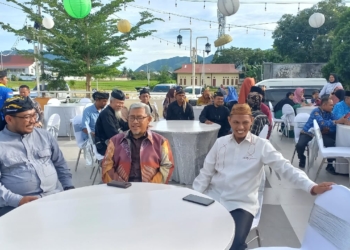 Wakil Ketua Majelis Syuro PKS, Ahmad Heryawan ditemani Ketua DPW PKS Gorontalo, Adnan Entengo. (dok. anq/nn)