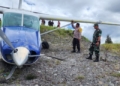 Pesawat Reven Global Airtransport tergelincir di Bandara Aminggaru -(f.humas polda papua)
