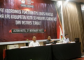 Ketua Bawaslu Provinsi Gorontalo Idris Usuli saat menjadi narasumber pada Rapat Koordinasi Pemetaan TPS Lokasi Khusus yang digelar oleh KPU Provinsi Gorontalo di Hotel Aston Kota Gorontalo, Senin (21/11/2022).(f.hmsbawaslu)
