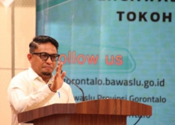 Ketua Bawaslu Provinsi Gorontalo Idris Usuli