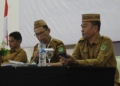 Kadis Dikpora Boalemo, Irwan Dai memberikan arahan pada pelaksanaan workshop pemenuhan SPM bidang pendidikan dihadapan peserta para kepala TK, SD, SMP dan pengawas.(f.istimewa)