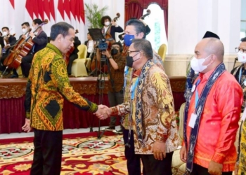 Walikota Gorontalo, Marten Taha saat memenuhi undangan Preside Jokowi di Istana. (dok. istimewa)