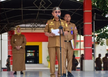 Bupati Pohuwato, Saipul Mbuinga saat memimpin Apel Perdana 2023. (dokumentasi. Mus/nn)