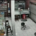 Momen Kocak penjaga toko menangkap basah pencuri yang tak berkutik dan langsung kabur. (sumber. cctv/mi)