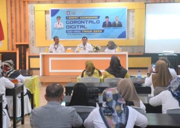 Penjabup Boalemo, Hendriwan memberikan sambutan pada sosialisasi program Gorontalo Digital.(f.dok.humas)