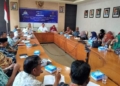 Penjabup Boalemo, Hendriwan memimpin jalannya rapat evaluasi serapan anggaran triwulan IV tahun 2022.(f.istimewa)