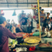 Masyarakat menyambut Presiden Joko Widodo dengan antusias saat mengunjungi Pasar Pinasungkulan, Karombasan, Kota Manado, Kamis, 19 Januari 2023. Foto: BPMI Setpres/Laily Rachev