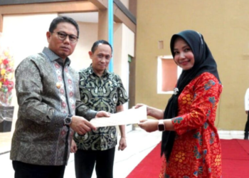 Penjabat Gubernur Hamka Hendra Noer,  di Aula SMK Negeri 3 Kota Gorontalo, Jumat (3/2/2023).(f.hms)
