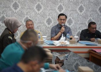 Wakil Walikota Gorontalo, Ryan F.  Kono saat hadir di Rapat Finalisasi Dokumen DED Gedung Bedah Jantung dan Stroke RSAS. (foto. prokopim)