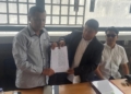 Najamuddin Petta Solong bersama kuasa hukumnya melaporkan Rektor IAIN Sultan Amai Gorontalo. (foto. anq/nn)