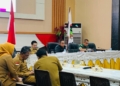Wali Kota Gorontalo, Marten Taha saat Vidcon Rakor Pengendalian Inflasi. (foto. tiara/pjk)