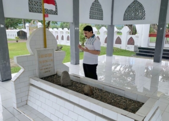 Tiba di Gorontalo, Adhyaksa Dault ziarah kem makam Pahlawan Nasional Nani Wartabone-f.ist