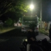 Suasana saat Satreskrim Polresta Gorontalo Kota sempat menghentikan dua truk container yang diduga memuat batu hitam. (foto. istimewa)