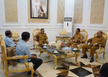 Wali Kota Gorontalo, Marten Taha saat menyambut kunjungan dari