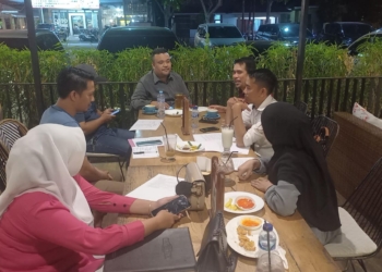 Pertemuan jajaran Pengurus DPC PERADI Gorontalo yang dipimpin Rongki Ali Gobel dengan pihak FH UNICHSAN Gorontalo yang dipimpin Dekan FH-UNICHSAN, Asdar Arti. (foto. anq/nn)