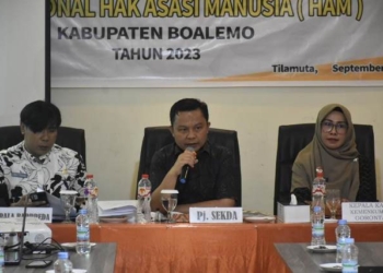 Pj. Sekda Boalemo, Supandra Nur membuka kegiatan Rakor tentang Aksi Nasional HAM tingkat Kabupaten Boalemo.(f.dok.hms)