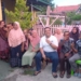 Rongki Ali Gobel bersama warga Molosifat U. (foto. anq/nn)