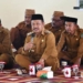 Penjabup Boalemo, Sherman Moridu didampingi Pj. Sekda Supandra Nur memberikan arahan disela-sela pelaksanaan ceramah agama bertempat di Aula Pendopo.(f.dok.hms)