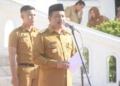 Penjabup Boalemo, Sherman Moridu memberikan arahan berkaitan netralitas ASN menjelang hari H Pemilu 14 Februari 2024 mendatang saat memimpin apel perdana tahun 2024.(f.dok.hms)