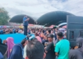 Caleg DPR RI Dapil Gorontalo Rachmat Gobel saat menyampaikan orasi kampanye dihadapan ribuan massa di kecamatan Gentuma Raya-Atinggola.