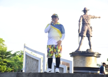 Walikota Gorontalo, Marten Taha saat memberi pengerahan kepada jajarannya untuk persiapan Pemilu 2024. (foto pia/nn)