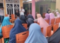 Hendra Saputra Koniyo saat bersilaturahmi dengan warga di kecamatan Kabila