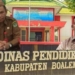 Kadis Dikbud Kabupaten Boalemo, Irwan Dai bersama Kabid GTK, Aswad.